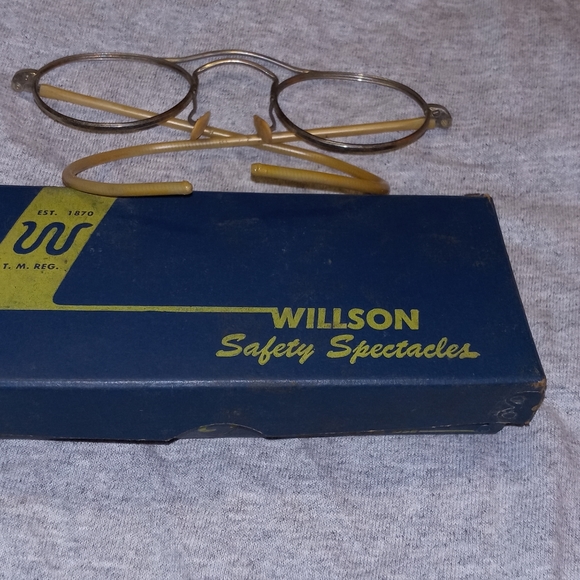 Steampunk vintage Wilson A-42 Frame Bridge 24 mm. Safety Spectacles Original box - Picture 4 of 4